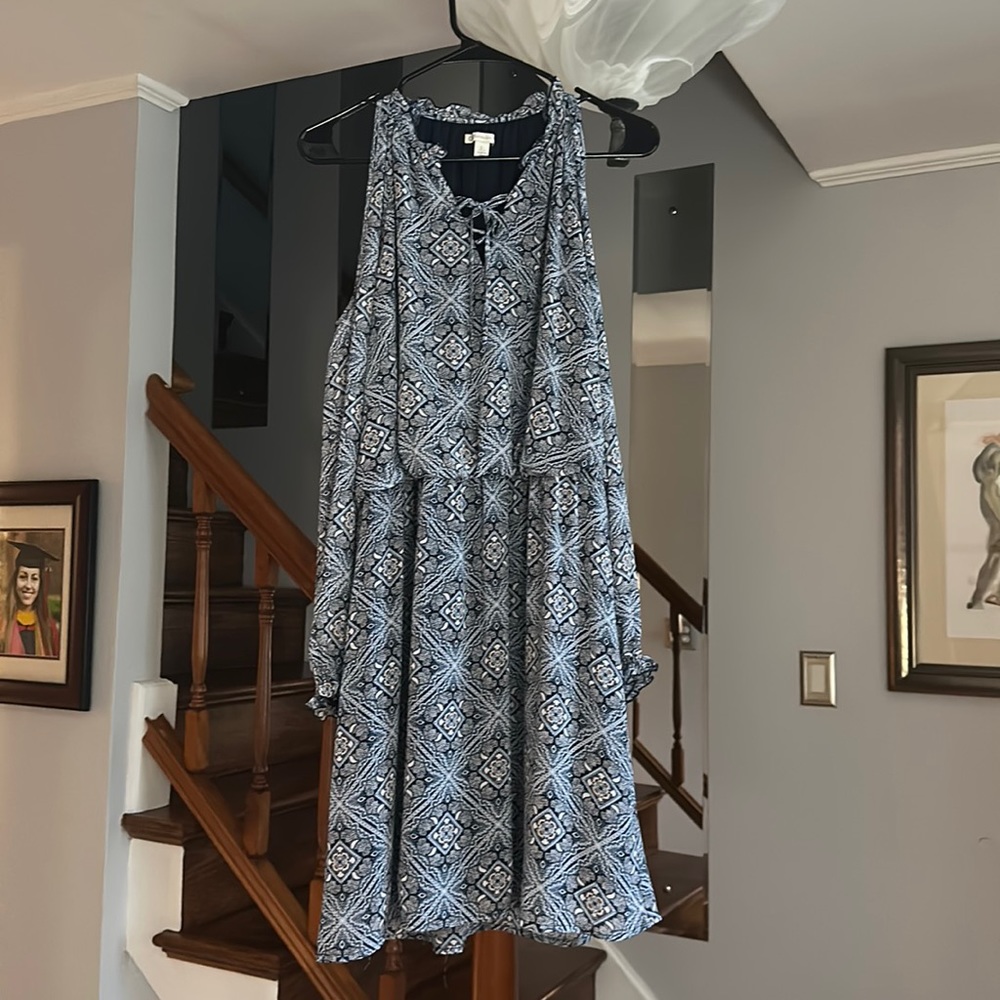 🌺 Established Cold Shoulder Dress Sz L
